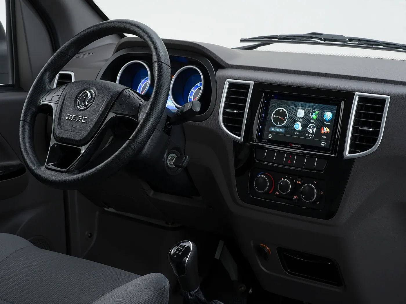 VAN-DONGFENG-INTERIOR-1_webp